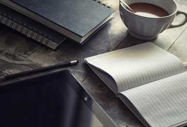 九游体育-平衡感超好！阿隆-戈登在社媒晒出自己练习滑板的视频