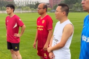九游体育下载-职业足球赋能草根足球 亚泰教练带长春Ju超球员沉浸式特训