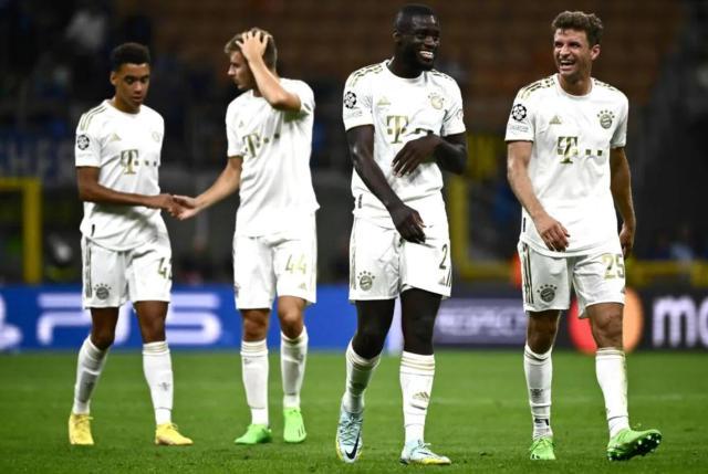 九游体育下载-进攻变阵+引蛇出洞+减少控球，拜仁赢得轻描淡写